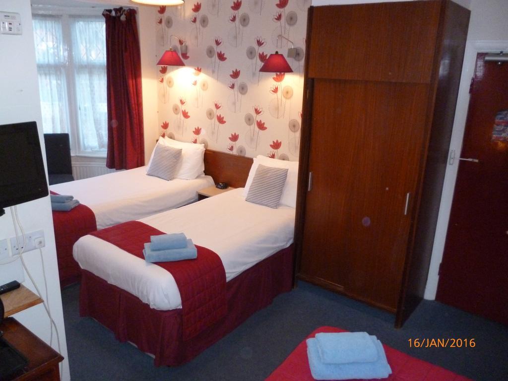 Grange Lodge Hotel - B&B Londres Habitación foto