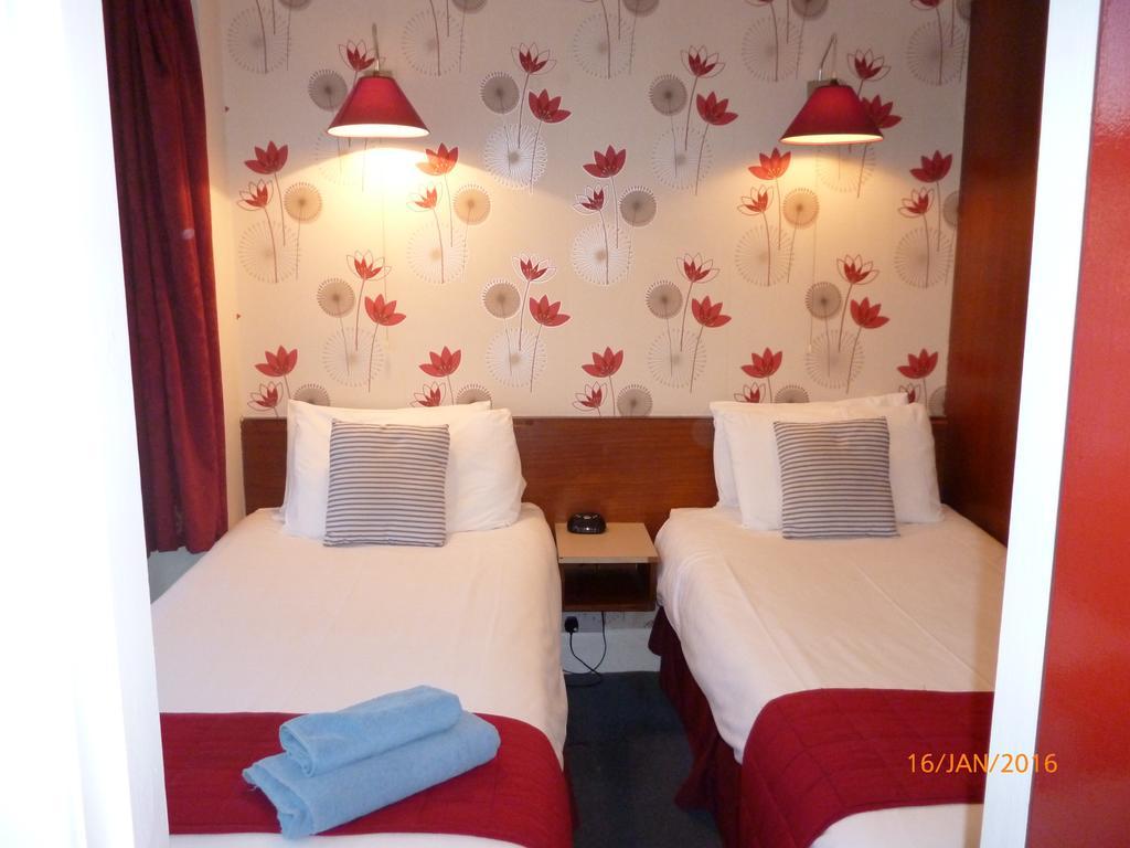 Grange Lodge Hotel - B&B Londres Habitación foto
