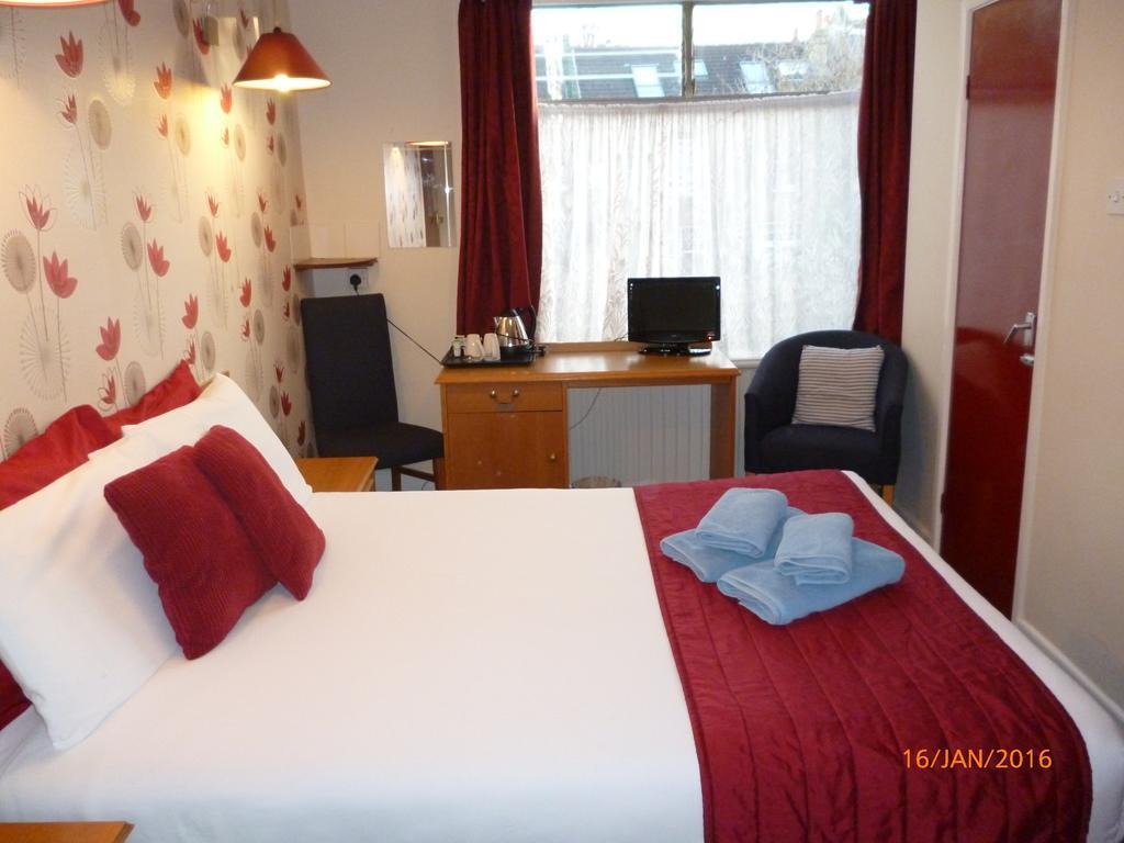 Grange Lodge Hotel - B&B Londres Habitación foto