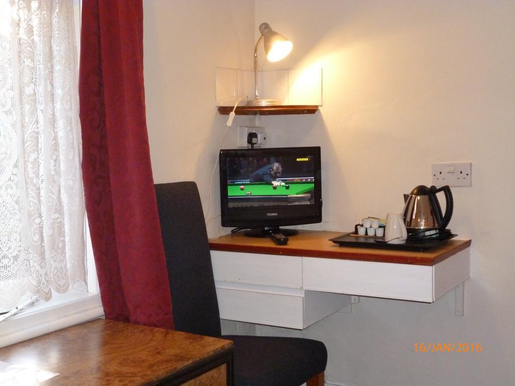 Grange Lodge Hotel - B&B Londres Habitación foto