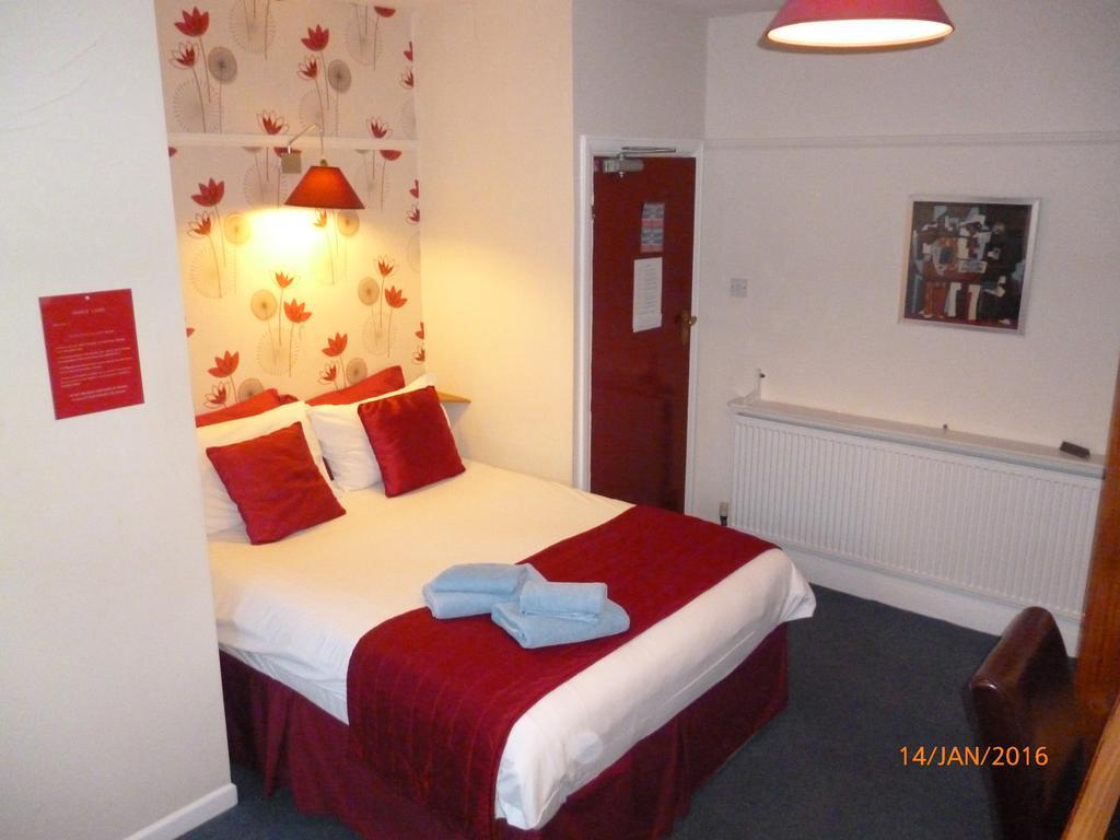 Grange Lodge Hotel - B&B Londres Habitación foto