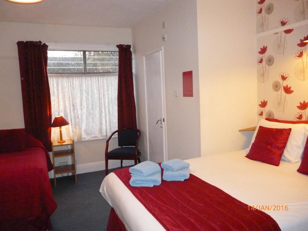 Grange Lodge Hotel - B&B Londres Habitación foto